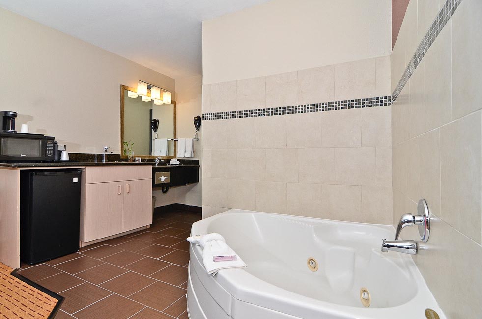 King Jacuzzi Suite